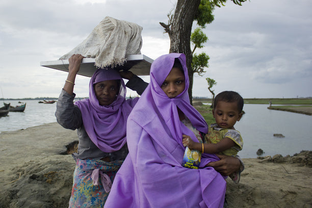 Two Rohingya refugees arrive in Bangladesh after fleeing the brutal operations of the Burmese Army against their people, October 2017. Picture: Carlos Sardiña Galache.