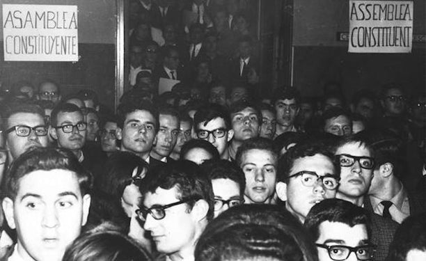 Founding assembly of the Sindicato Democrático de Estudiantes at the Convent of the Capuchin Fathers of Sarriá, March 1966. Photo: Guillem Martínez Molinos.