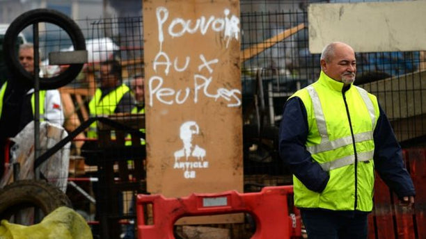 Gilets jaunes: an extra-parliamentary political mobilization