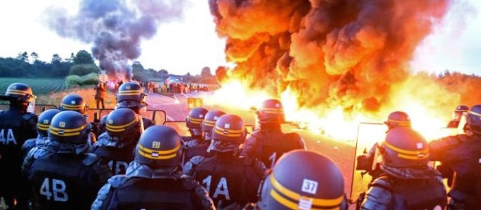 Image for blog post entitled France On Strike! Nationwide Strike Action Intensifies Against the El Khomri Bill