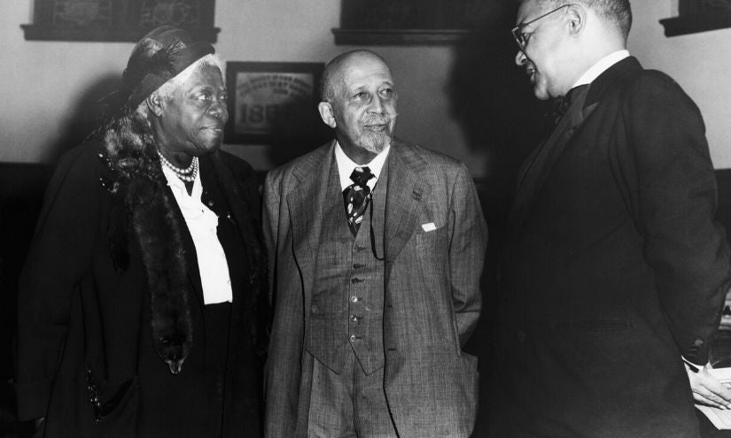 W. E. B. Dubois with Dr Mary McLeod Bethune and Lincoln University president Dr Horace Mann Bond, after receiving the university's Alpha Medallion Awards in 1950. Tullio Saba / Flickr