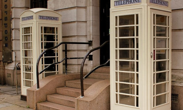 Hull telephone box: Creative Commons https://creativecommons.org/licenses/by-sa/2.0