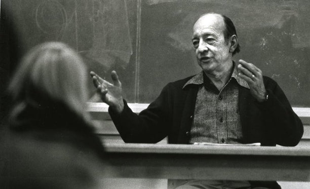 William Appleman Williams lectures at Oregon State University, 1984. Photo: Ira Gabriel. via The William Appleman Williams Digital Collection, Oregon State University.